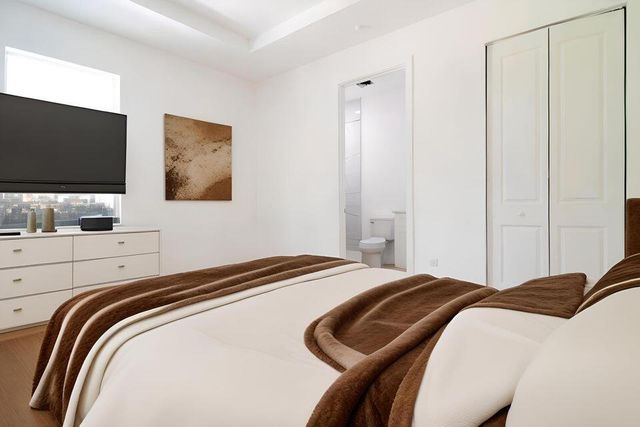 260 Rotonda Boulevard 2, Rotonda West, FL 33947