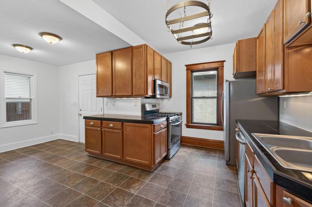 1253 Selby Avenue, Saint Paul, MN 55104
