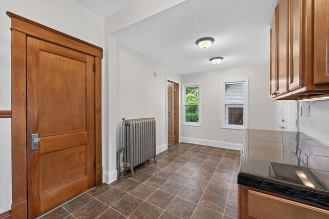 1253 Selby Avenue, Saint Paul, MN 55104