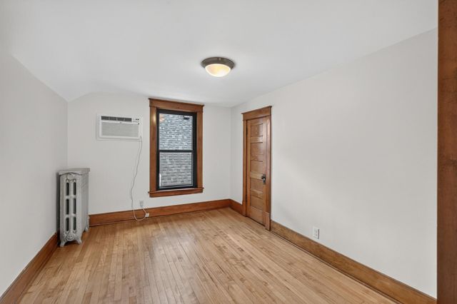 1253 Selby Avenue, Saint Paul, MN 55104