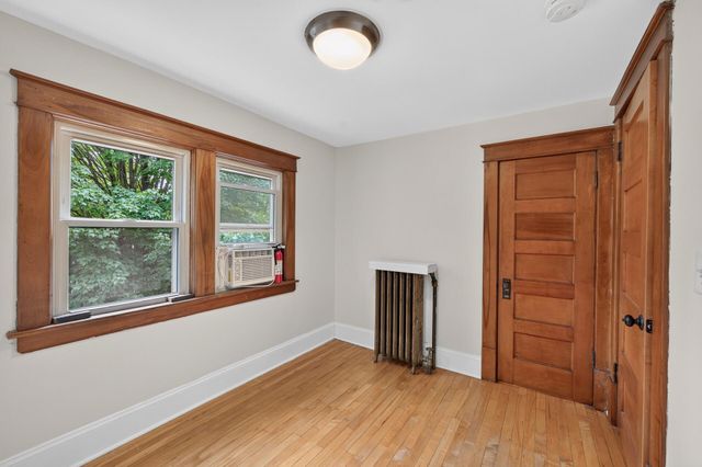 1253 Selby Avenue, Saint Paul, MN 55104