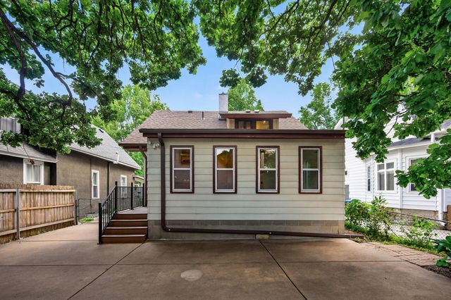 1253 Selby Avenue, Saint Paul, MN 55104