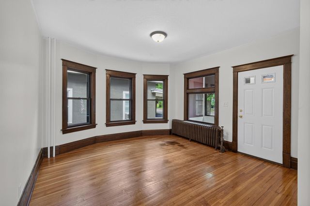 1253 Selby Avenue, Saint Paul, MN 55104