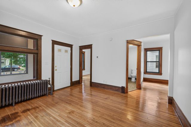 1253 Selby Avenue, Saint Paul, MN 55104