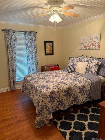 935 Montgomery Ave, Denham Springs, LA 70726