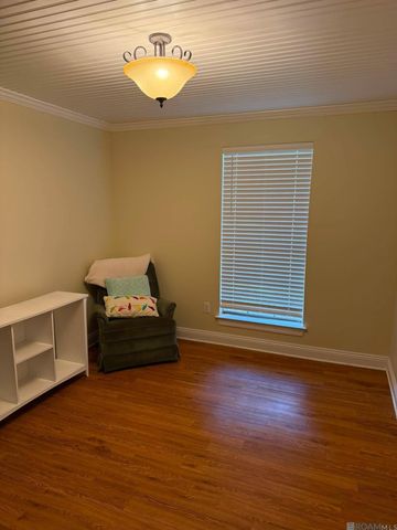 935 Montgomery Ave, Denham Springs, LA 70726