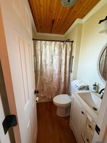 935 Montgomery Ave, Denham Springs, LA 70726