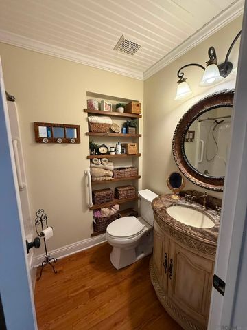 935 Montgomery Ave, Denham Springs, LA 70726