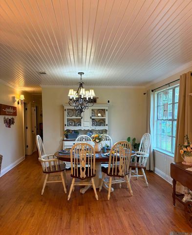 935 Montgomery Ave, Denham Springs, LA 70726