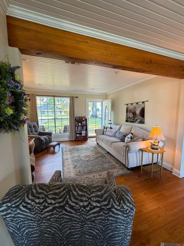 935 Montgomery Ave, Denham Springs, LA 70726