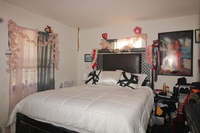 5702 Briarwood Street, Mangonia Park, FL 33407