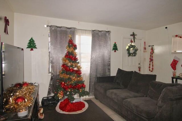 5702 Briarwood Street, Mangonia Park, FL 33407