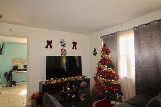 5702 Briarwood Street, Mangonia Park, FL 33407