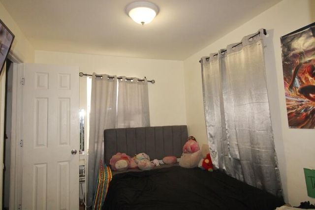 5702 Briarwood Street, Mangonia Park, FL 33407