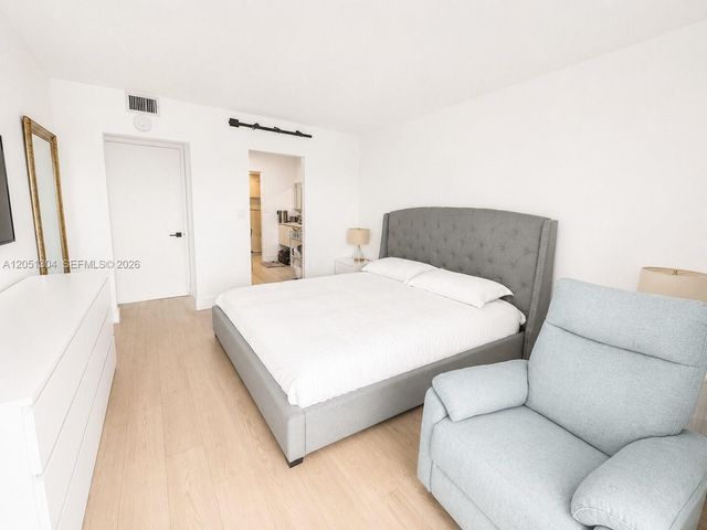 20505 E Country Club Drive 537, Aventura, FL 33180