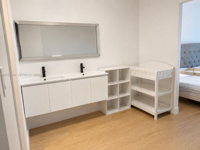 20505 E Country Club Drive 537, Aventura, FL 33180