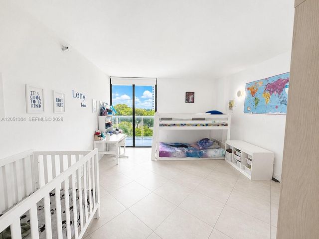 20505 E Country Club Drive 537, Aventura, FL 33180