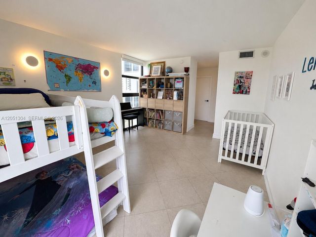 20505 E Country Club Drive 537, Aventura, FL 33180