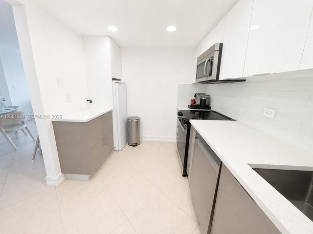 20505 E Country Club Drive 537, Aventura, FL 33180