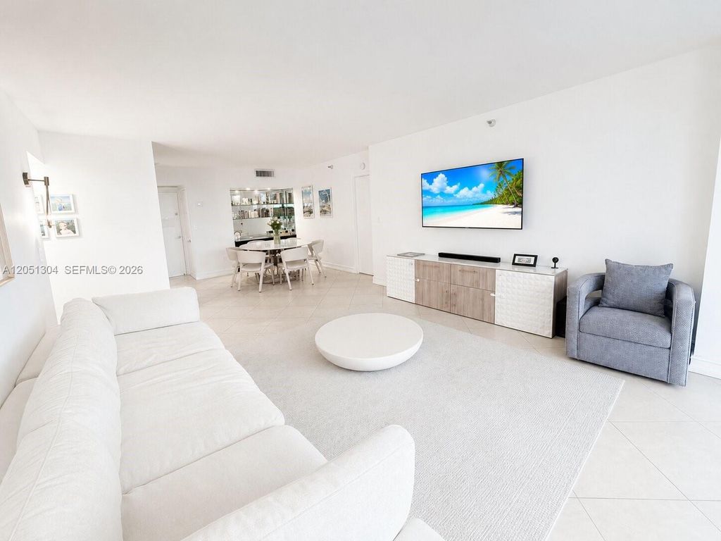 20505 E Country Club Drive 537, Aventura, FL 33180