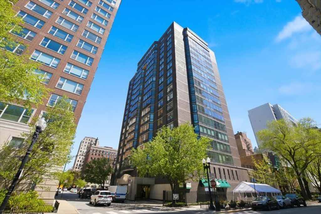 21 W Goethe Street 5E, Chicago, IL 60610 — exterior
