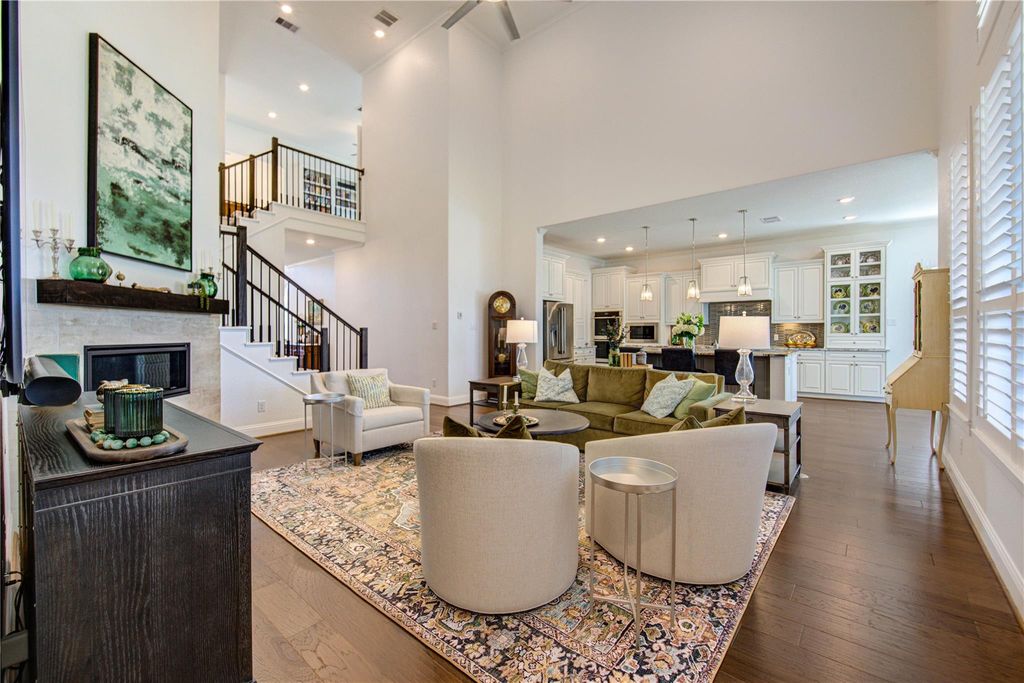 Image 11 of property listing at 12018 Kingsmuir Lane, Richmond, TX 77407