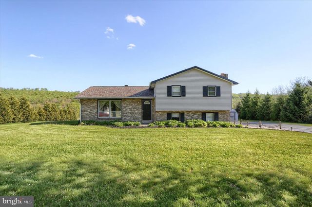 64 FAIRWAY DR, Jonestown, PA 17038