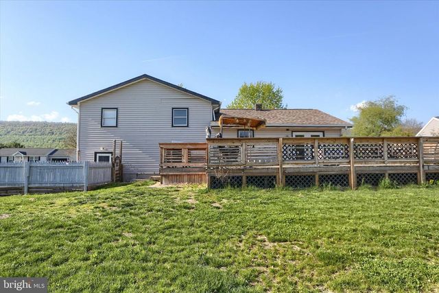 64 FAIRWAY DR, Jonestown, PA 17038