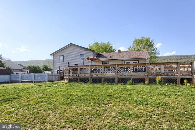 64 FAIRWAY DR, Jonestown, PA 17038