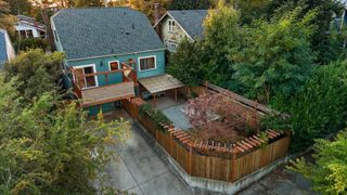 7530 Roosevelt Way NE, Seattle, WA 98115
