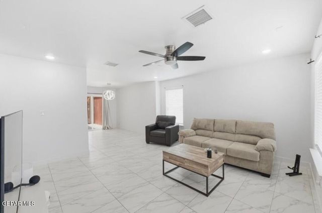 3768 SCHEME Place, El Paso, TX 79938