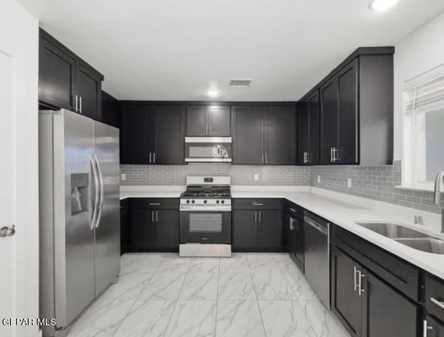 3768 SCHEME Place, El Paso, TX 79938