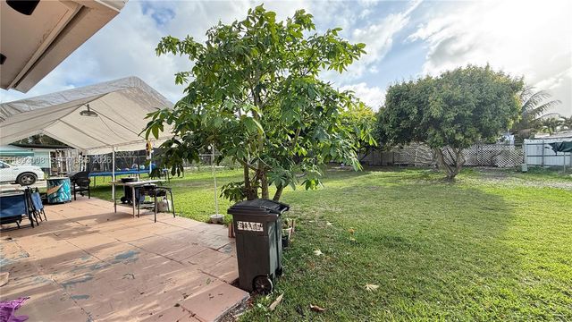 7144 SW 148th Ct, Miami, FL 33193