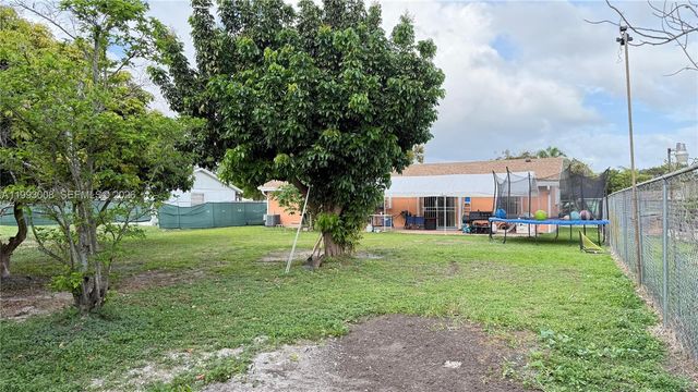 7144 SW 148th Ct, Miami, FL 33193