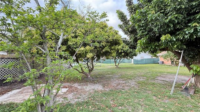 7144 SW 148th Ct, Miami, FL 33193