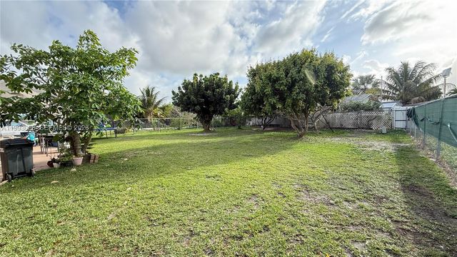 7144 SW 148th Ct, Miami, FL 33193