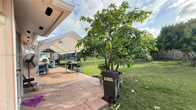 7144 SW 148th Ct, Miami, FL 33193