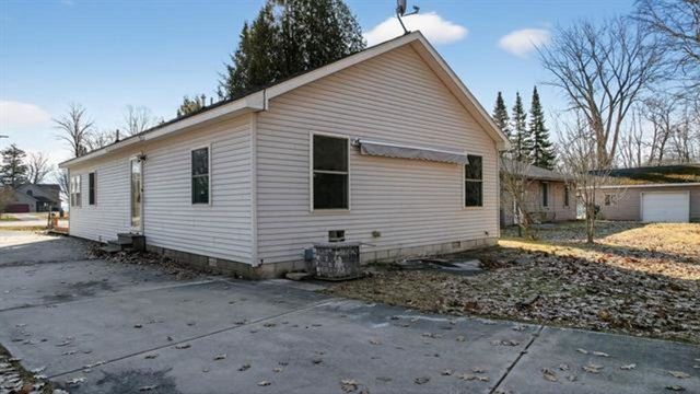 1647 N Huron Road, Tawas City, MI 48763