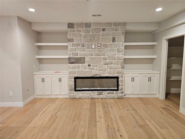 11211 S Gleason Road, Olathe, KS 66061