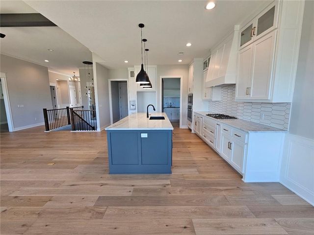 11211 S Gleason Road, Olathe, KS 66061