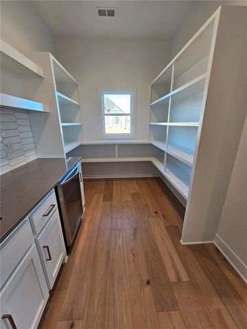 11211 S Gleason Road, Olathe, KS 66061