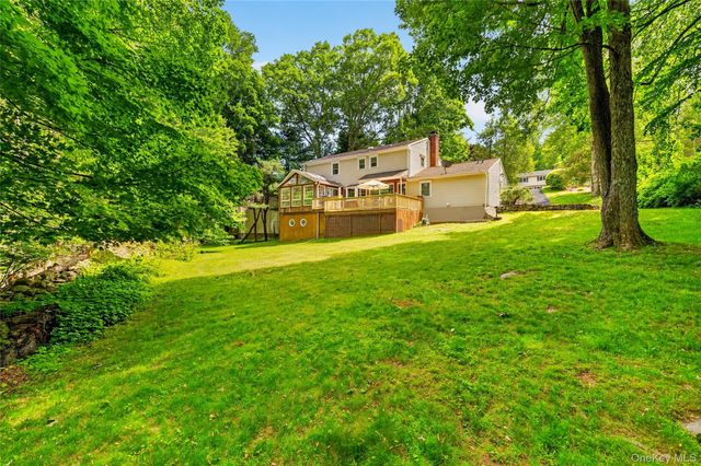 16 Soundview Loop, South Salem, NY 10590
