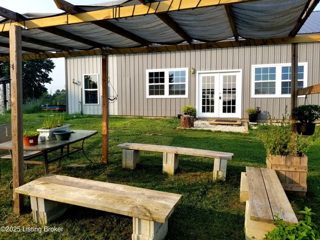 555 Fields Ln, Clarkson, KY 42726