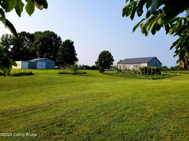 555 Fields Ln, Clarkson, KY 42726