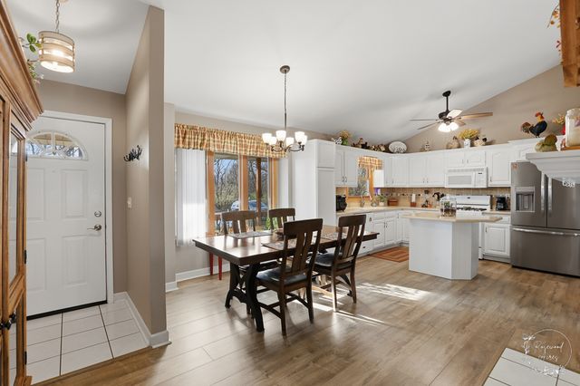 2853 Forsythia Lane, St. Anne, IL 60964