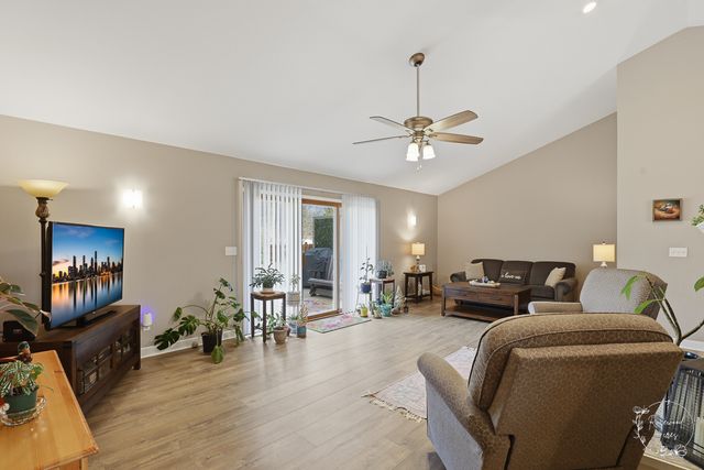 2853 Forsythia Lane, St. Anne, IL 60964