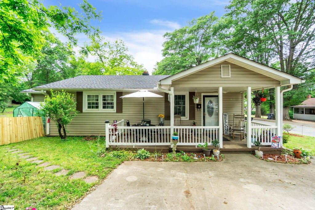 12 Littlefield Street, Inman, SC 29349