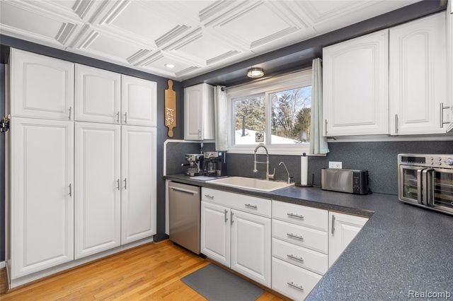 4200 Lanco Court, Waterford, MI 48329