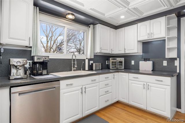 4200 Lanco Court, Waterford, MI 48329