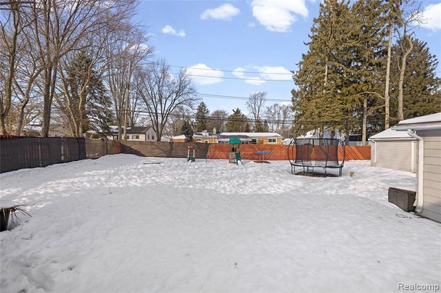 4200 Lanco Court, Waterford, MI 48329